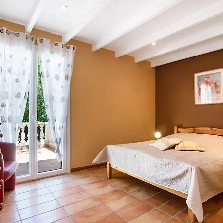 Maison - La Lieutenante *