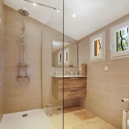 Maison - La Lieutenante ピュジェ・シュル・アルジャン